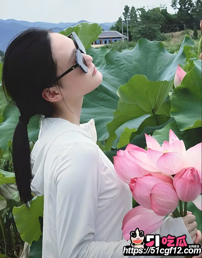 四川眼镜妹性爱自拍 毕业沦为金主母狗任由蹂躏 撅臀后入抽插高潮失声 图2