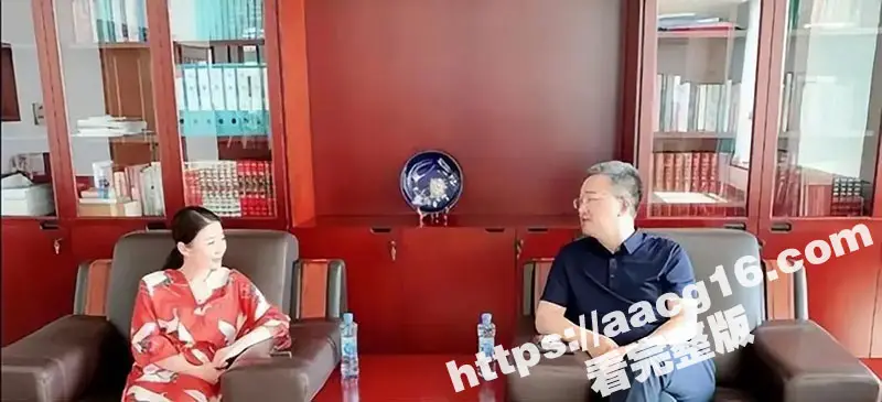 南昌市红谷滩城投资董事长 鞠雅被双开 肉身开路 女干部果然能干！鞠雅办公室骑领导不雅视频流出 图5