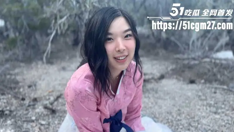 崇洋婊 ElleLee 雪山野战大洋屌 骚穴被凶猛撞击 POV视角体验大奶肉浪！ 图1