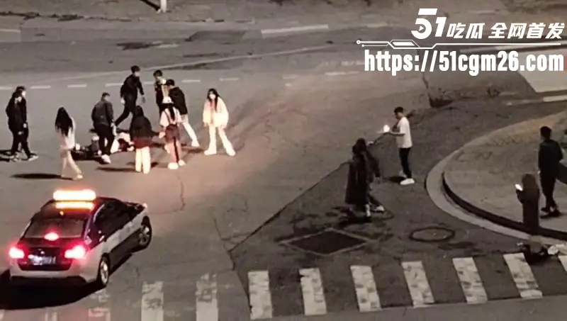 19岁精神小伙精神小妹 马路约群架 场面混乱如同古惑仔重现江湖! 图5