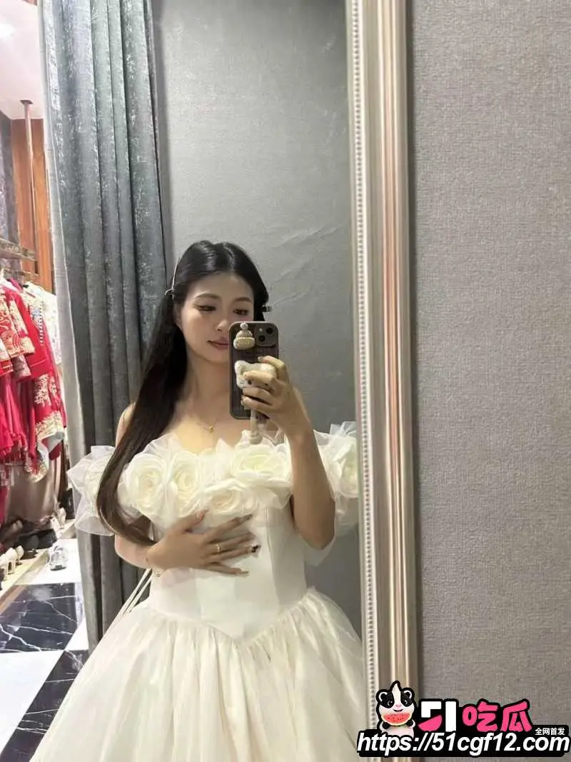 广东反差学生妹 周晓恩 约炮私拍 穿女仆装捣穴自慰 骑乘榨精表情风骚 天生的卖逼圣体! 图2