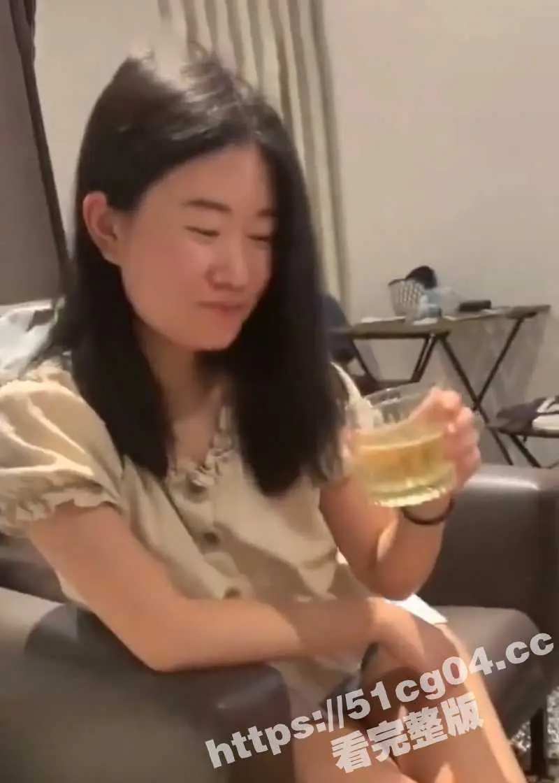 漂亮人妻家中偷情洋老外 各种中文爆粗口 大洋屌无套内射国人小娇妻！ 图2