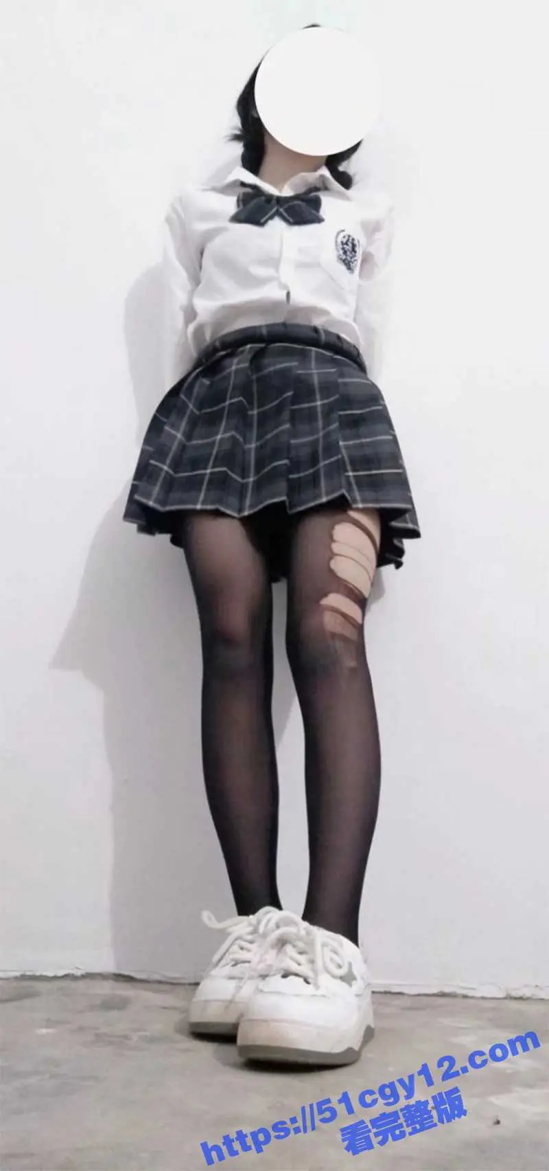 广东湛江反差女高 张若芸 逼痒难耐宿舍不关门扣逼自慰 小小年纪玩的如此的花 最后好像还被室友发现了! 图2