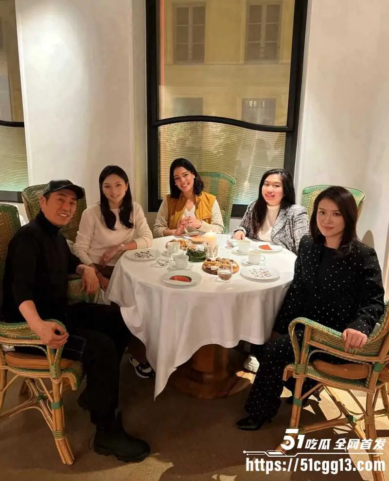 内娱知名导演 张艺谋 被狗仔扒出黑料 私下狂追宋祖儿北电同学 法国嫖娼操洋妞 性爱视频全网独家曝光! 图13