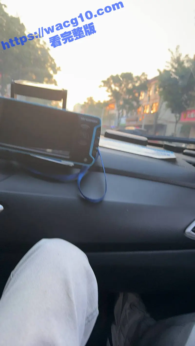 约炮抖音认识的纹身小妹 酒店开好房后绑起来调教 一顿小嘴巴伺候 最后爆操嫩穴内射！ 图4