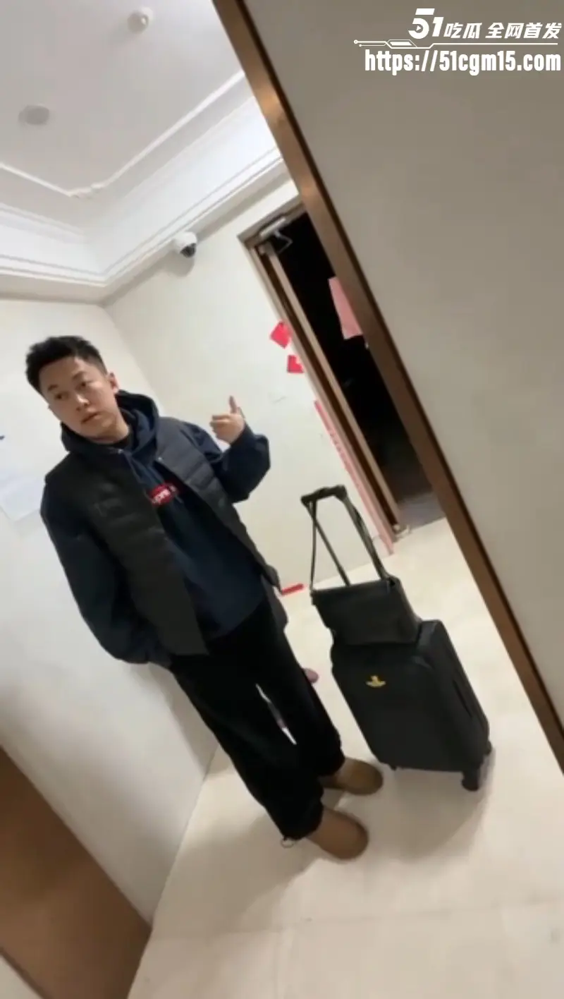 山西运城春航空少 李俊杰 婚内出轨空姐被抓现行 小三丈夫报复怒割生殖器 惨烈现场引发围观! 图6