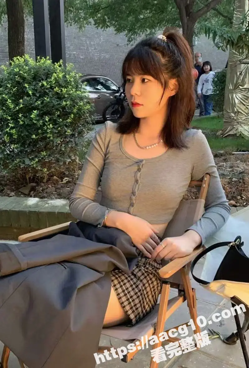 单位小领导酒店潜规则高挑美女同事 白嫩皮肤姿势多样 全程主动骑乘飘飘欲仙 图3