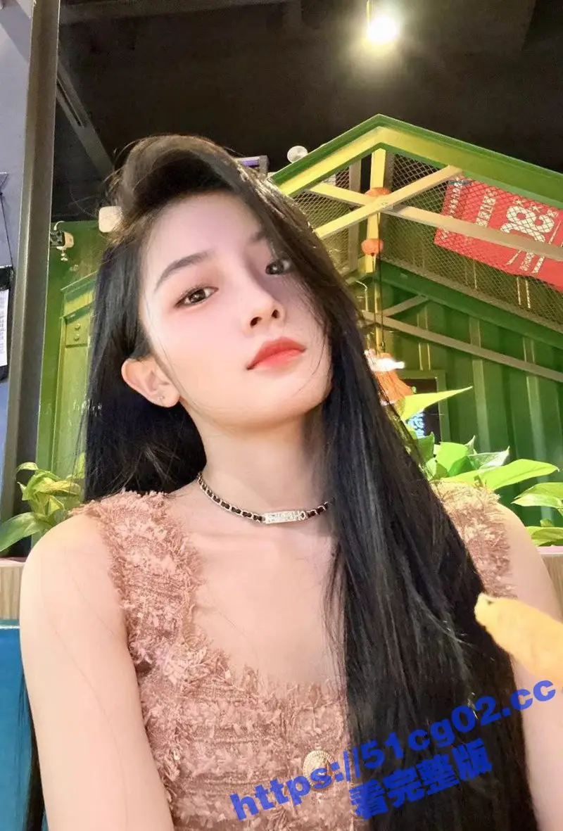 清纯美女甜过初恋 被渣男拿下后炫耀给兄弟们看 自慰抽插超反差 假阳具比她手腕还粗 图4