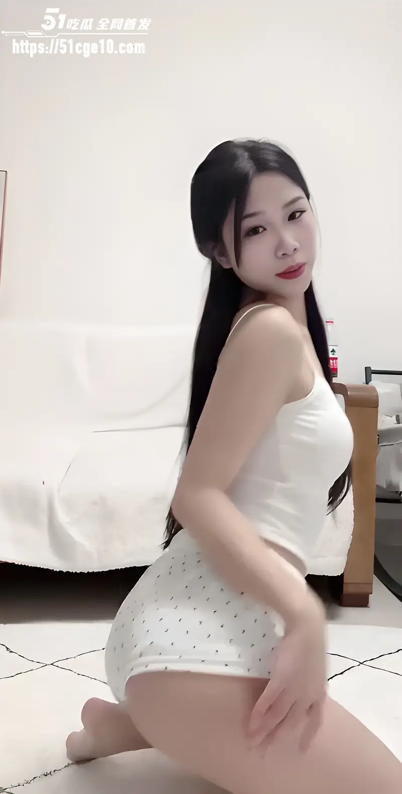淫荡女大 原来是鸽子 自慰合集 反差婊浓密淫毛骚穴狂扣不止 白浆四溢高潮浪叫 图1