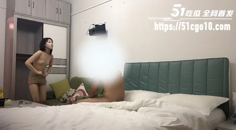 51青枫探花酒店约炮清纯辣妹 跪姿口交技术超绝 后入骑乘展现极致淫骚魅力 图2