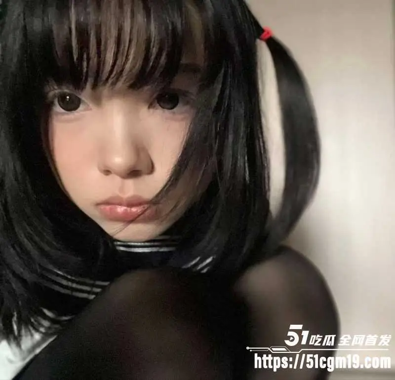 广东江门大二学生妹 邓佳欣 表面清纯私下竟是有钱人肉便器 有钱随便上骚得没边 图2