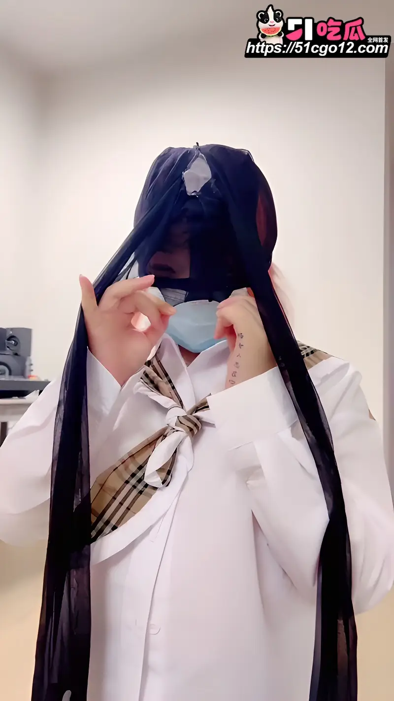 重口猎奇女王 桃子S 调教母畜闺蜜 扇巴掌谩骂羞辱 头套丝袜舔鞋喝尿花样百出 图6