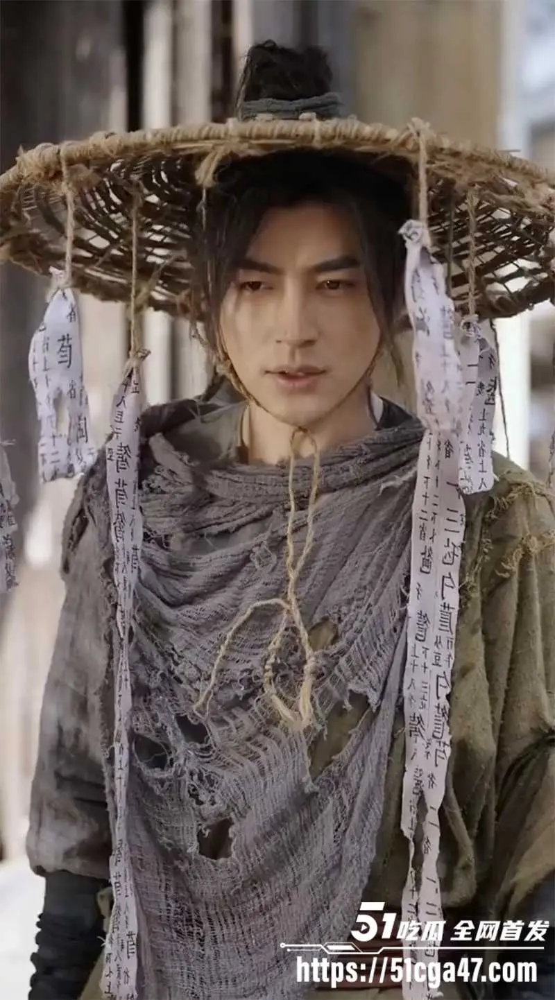 每日短剧《一曲剑魂破九州》铸琴大师安大携剑隐匿江湖 为驱倭定乱长公主柳韵请他出山 一路斩奸除恶 谱写传奇! 图1