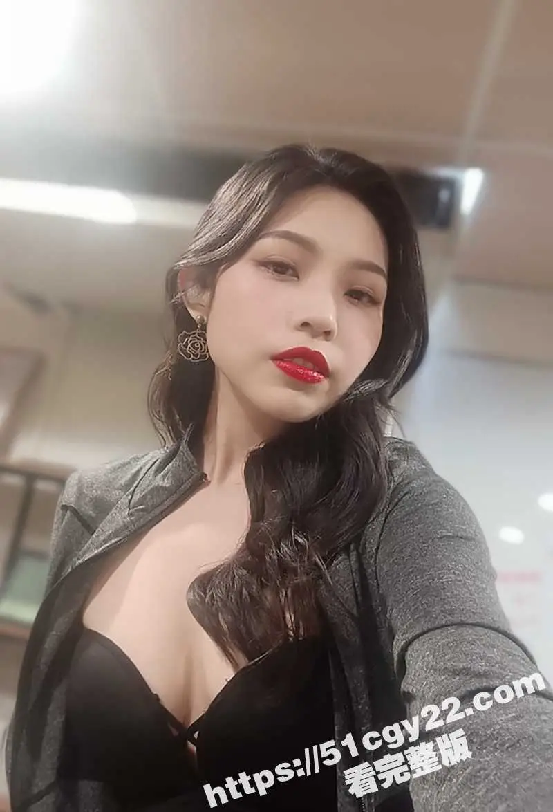 台湾性爱博士 袁非 分享轻功性爱技法 如何用手让爱侣到达高潮 现场撩的女主持淫穴湿透 ! 图3