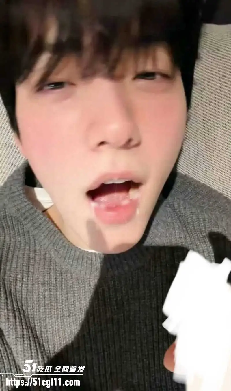 韩国TXT团员 崔秀彬 被曝出轨同性恋 脚踏多船私生活混乱 连队友都不放过! 图10