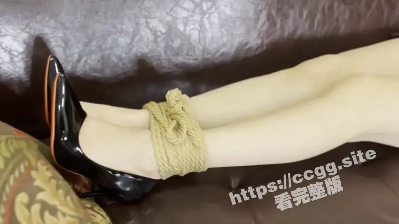 OF反差女神 你的欲梦 性爱福利 身陷高利贷风波无力偿还 被债主捆绑疯狂抽插！ 图1