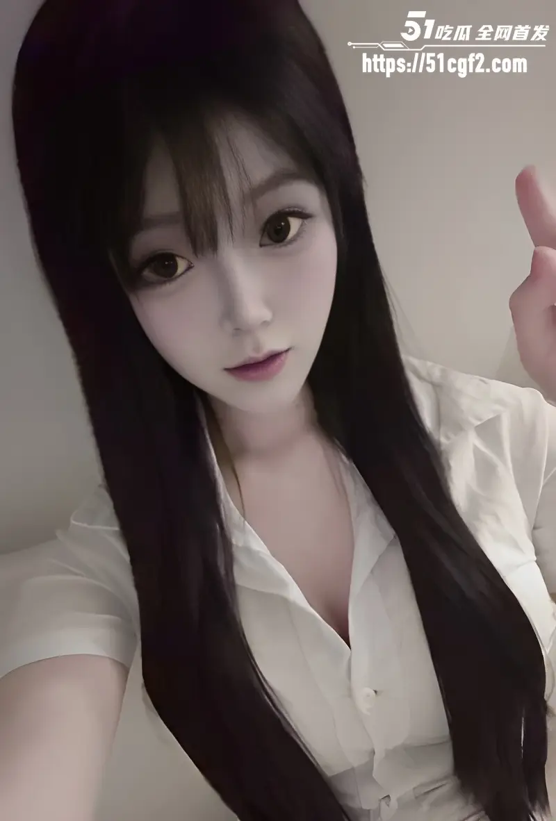 抖音网红 新人缘科技 白虎嫩妹自慰福利 玉足挑逗猛插蜜穴 完美人形炮架! 图2