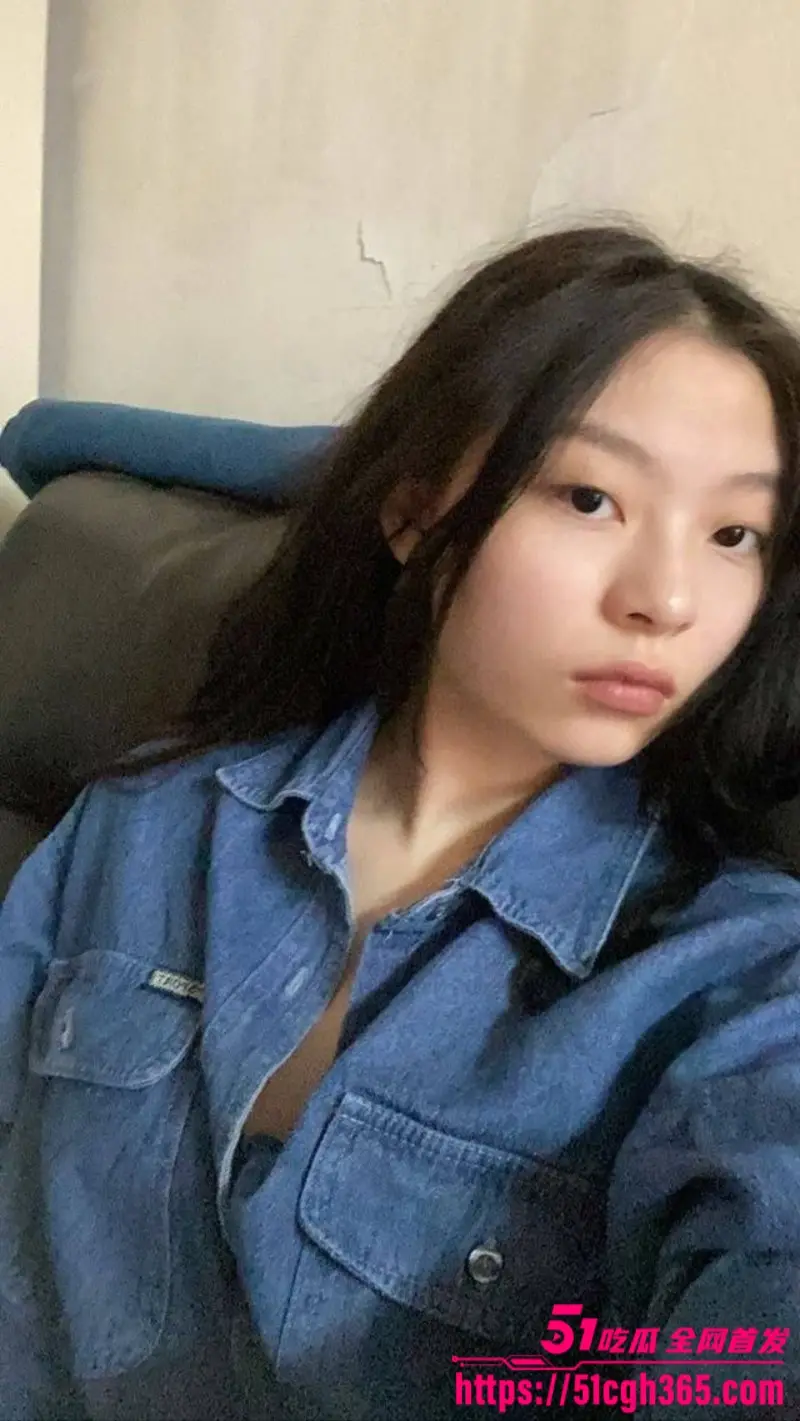 广东佛山E奶少女性爱视频流出 丰满乳峰被肆意揉捏 跳蛋震颤骚穴 菊花肛塞手铐紧缚 无套后入刺激十足！ 图4