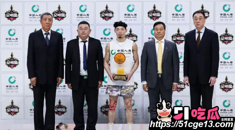40岁陈登星 闪耀扣篮大赛 淘汰NBA扣篮王斩获世界亚军 成功证明年龄不是界限! 图3