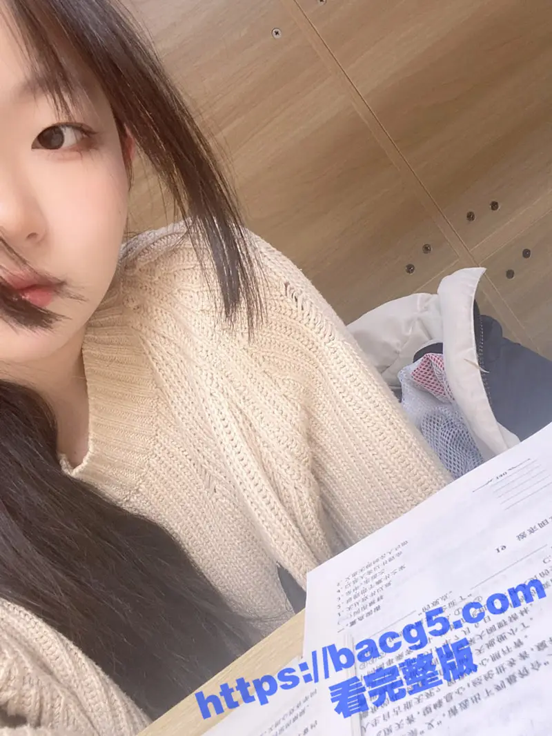 极品反差女大学生 塔塔 自爆调教视频 道具捆绑露出自慰 低贱爬行跪求吃鸡 母狗属性拉满 图2