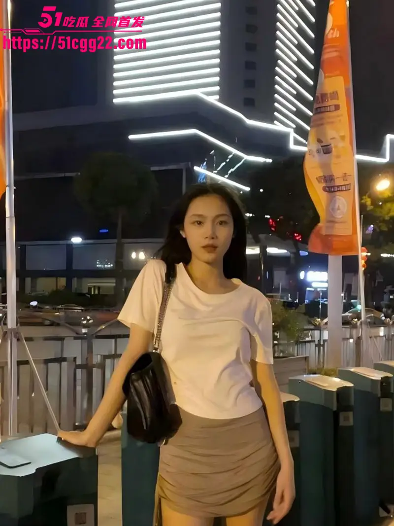 广东超淫大学生 吴晶晶 私密视频流出 小母狗黑丝足交挑逗不断 上位骑乘位疯狂榨精 饥渴骚劲如吃春药！ 图1