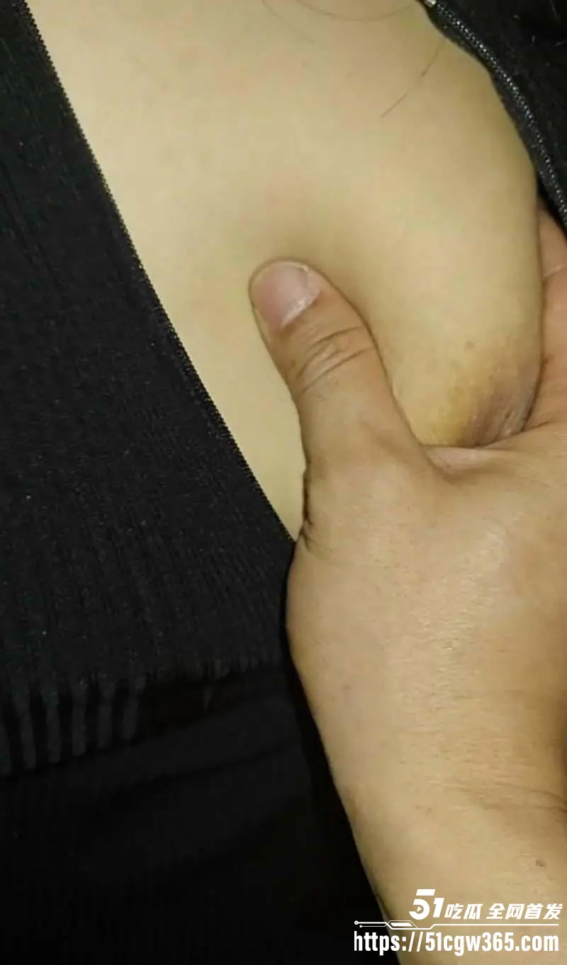 乱伦大神 大屁股大姨子 饥渴淫娃主动真空换装 后妈裙瑜伽裤齐上阵 圆润肥臀惨遭暴操! 图9
