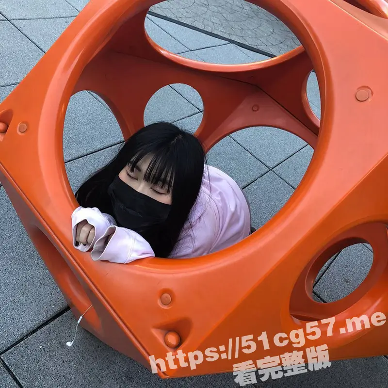 北京00后反差母狗 王睿蕊 被老男人男裸照威胁 喝醉了任何人都可以操 只要鸡巴插入立刻就变骚母狗 图1