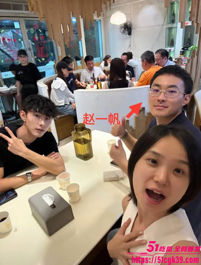 抖音700w粉丝网红 胡楚靓 怒爆男友小袁出轨台球助教 反被粉丝怒斥脚踏两船 聊天记录实锤曝光! 图4