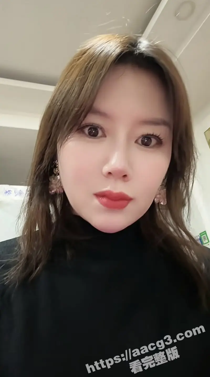 抖音少妇小网红伊玫瑰 不雅视频流出 线下献身金主 跪地口舌侍奉激情不断 图3