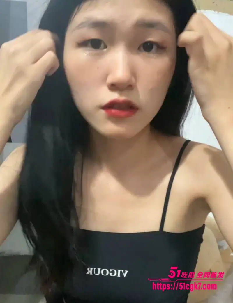 山东骚货母狗 张凯丽 多汁蜜穴骑乘自慰棒 疯狂自慰口交假屌! 图2