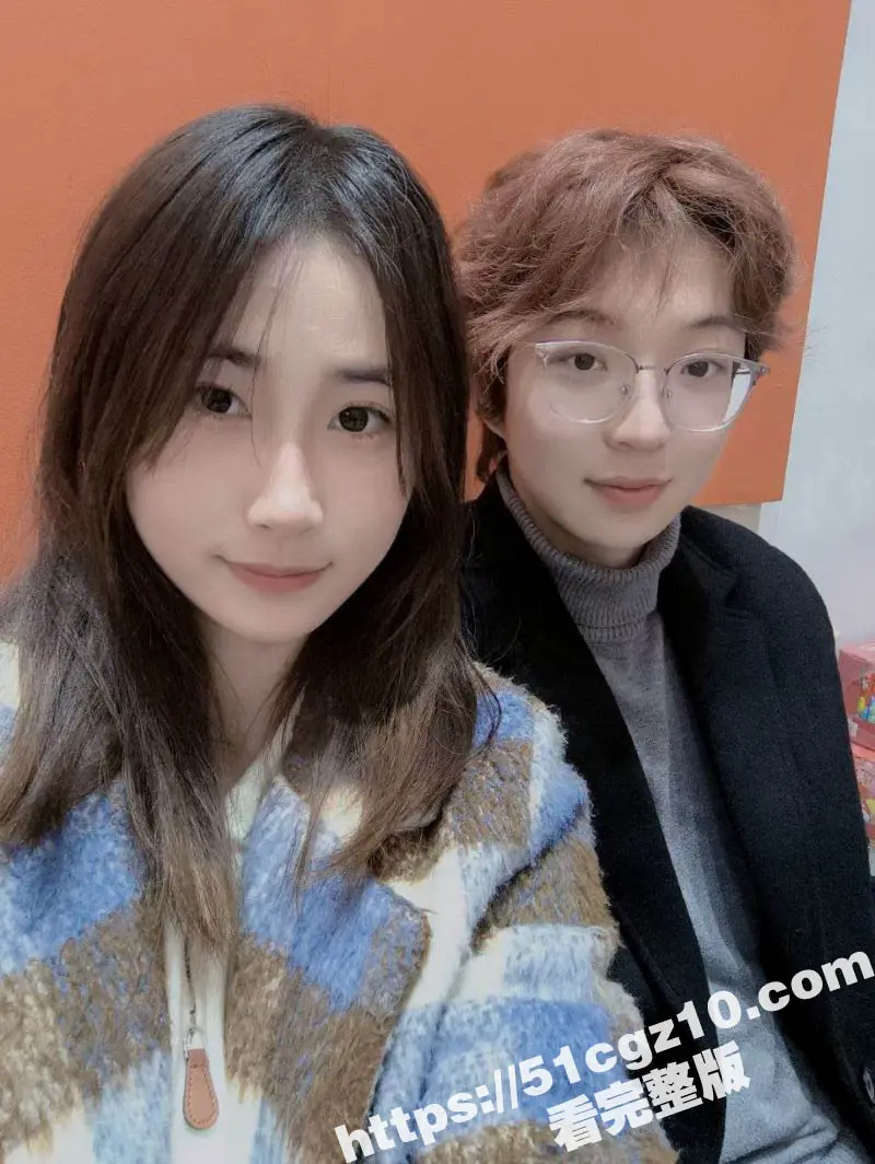 广西梧州七中反差母狗 刘咏莉 自拍视频曝光 双乳都玩下垂了 骚逼却还是相当紧致 图2