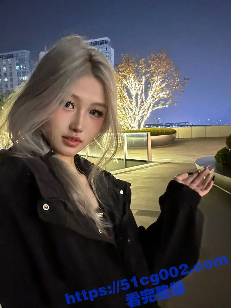 成都高颜值反差女神 果果有点乖 下海大尺度收费直播合集 生活照这脸蛋绝了 小母狗一枚！ 图1