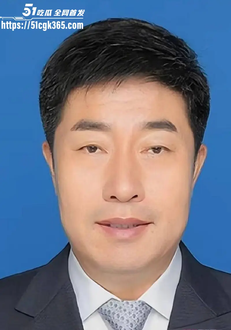 烟草局副局长 韩占武 贪污落网 59岁老登玩的花 包养多位情妇潜规则女下属 无数骚货趋之若鹜! 图3