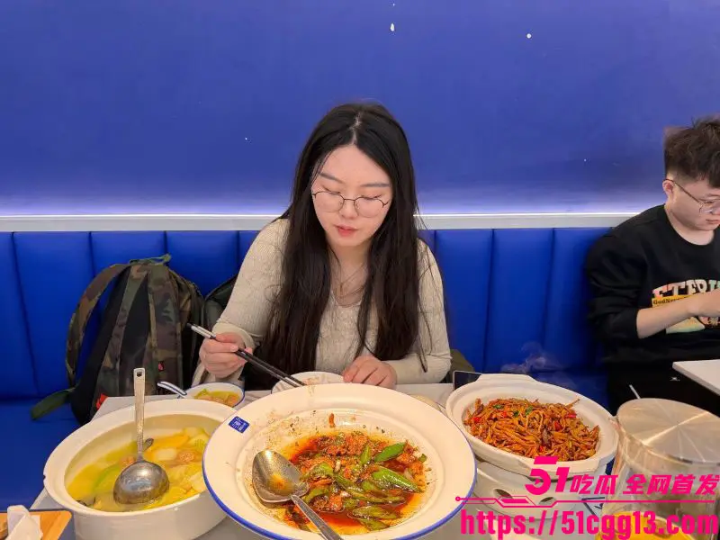 大奶学生妹私密自拍流出!肥臀巨乳埋头深喉口交 男友镜头前无套猛操到浪叫失神 情侣福利香艳到窒息! 图1
