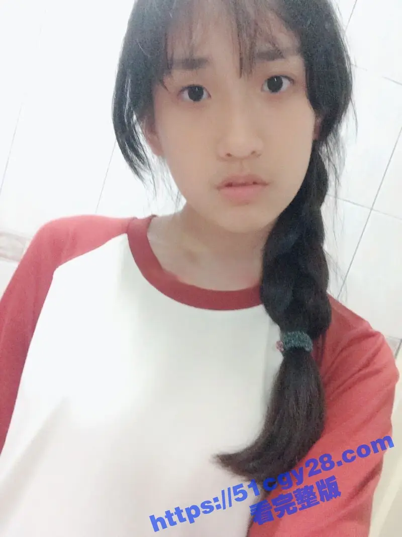 嘉义技术学院 萧雅雯 大尺度自拍流出 全裸展示娇嫩身躯 花洒洗逼道具自慰 反差惊人! 图1