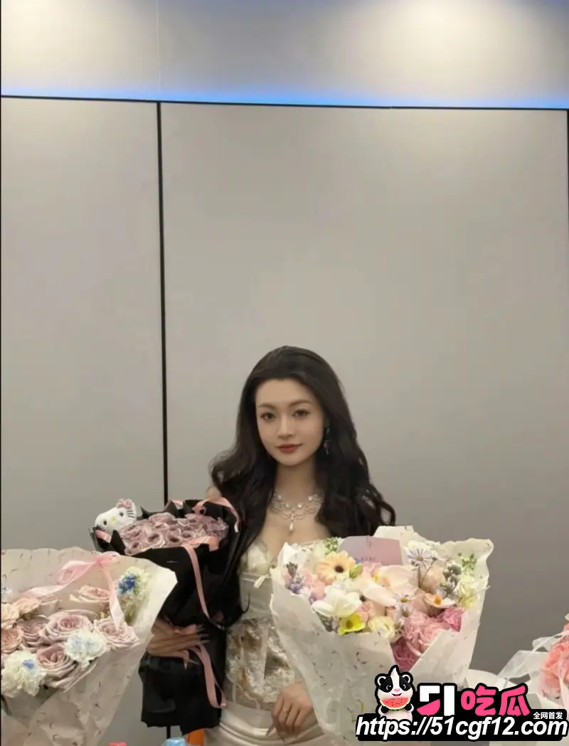 陕西渣男 秦俊男 被曝恋爱期间多次出轨 家暴打人割腕威胁 就连姐姐的伴娘都不放过? 图10