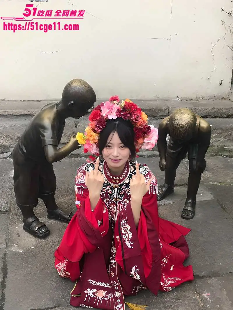 奶茶店兼职小妹 超爱约炮玩3p 享受前后被同时填满的感觉 妥妥的性瘾母狗一枚！ 图2