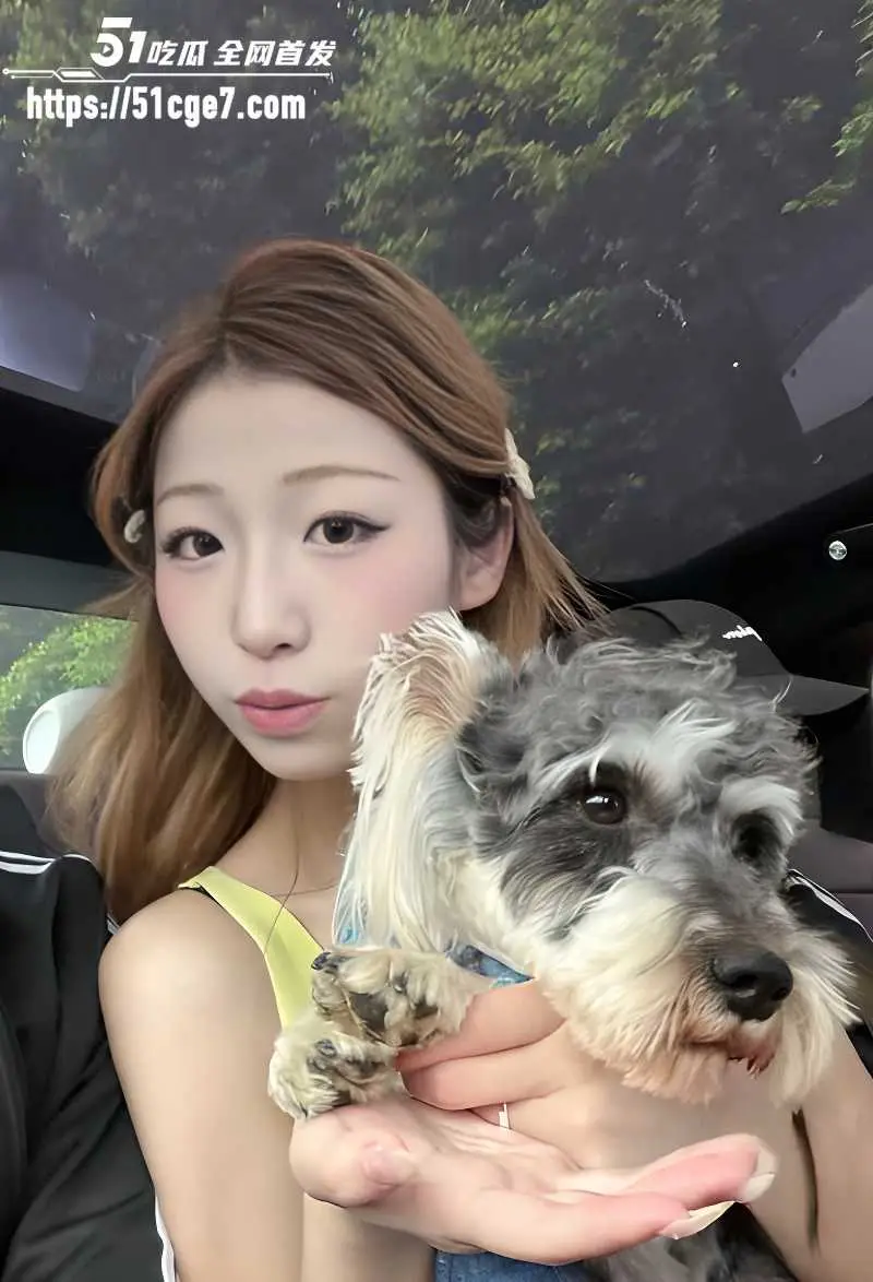 乱伦博主 沙发激战大奶女儿 深喉乳交淫荡乖巧 骑乘后入骚劲爆棚 真实又下流 图3
