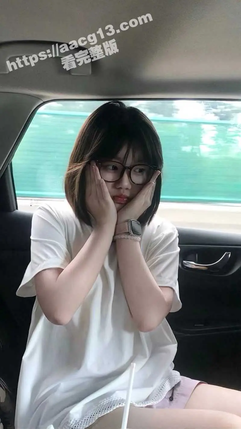 秦皇岛 张念一 大尺度私照泄露 独特性癖好小母狗 爱偷穿父亲内裤自慰 极致反差的学生母狗 图1