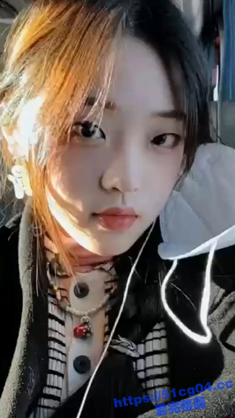 福建医科大护理专业谢芝灵 超喜欢被羞辱的眼镜母狗 宿舍大胆自慰 拍裸照给网友看勾引约炮 图2