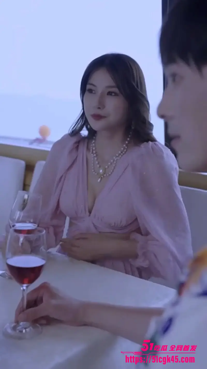擦边短剧《阿浪的灿烂人生》生活中仿佛拥有神仙般顺遂的人生经历 他遇到了各种各样的奇遇! 图2