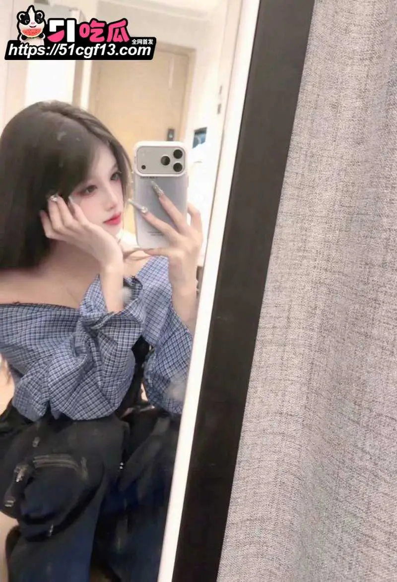 广西美女大学生约炮富哥 全裸女上位电臀猛摇 被猛抽狠送 操的狂喊老公 叫的比女优还骚 图3