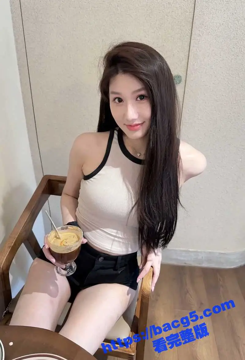台湾约炮博主 SVET19 第四弹 素人观察员OB古铜色之魅惑 邀请两位素人美女 现场观看直播做爱 图2