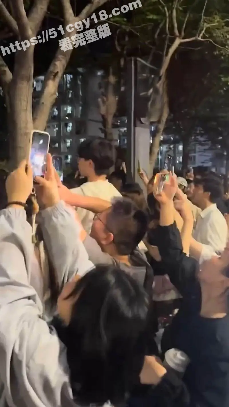 泰州学院附近 再现纯爱战士倒地 情感纠纷引爆热议 为爱冲锋却倒在女方家人和闺蜜的嘲讽背刺中! 图2