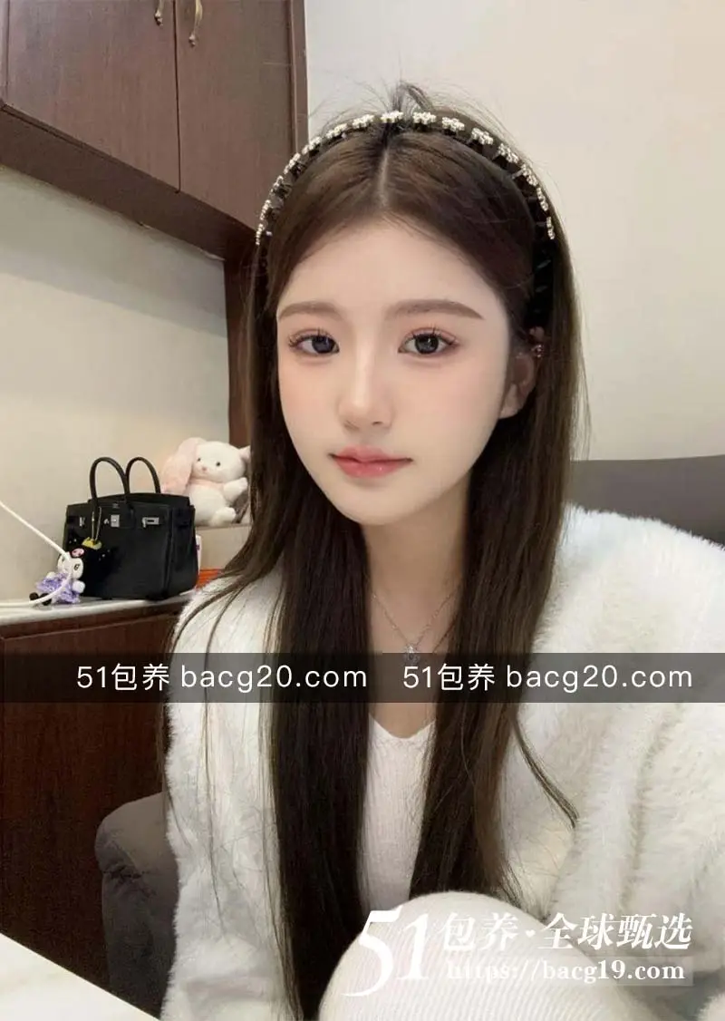 51包养 高端私人定制 | CQ022608 温柔乖巧三点粉嫩重庆妹子 质量保真 假一赔十 图4
