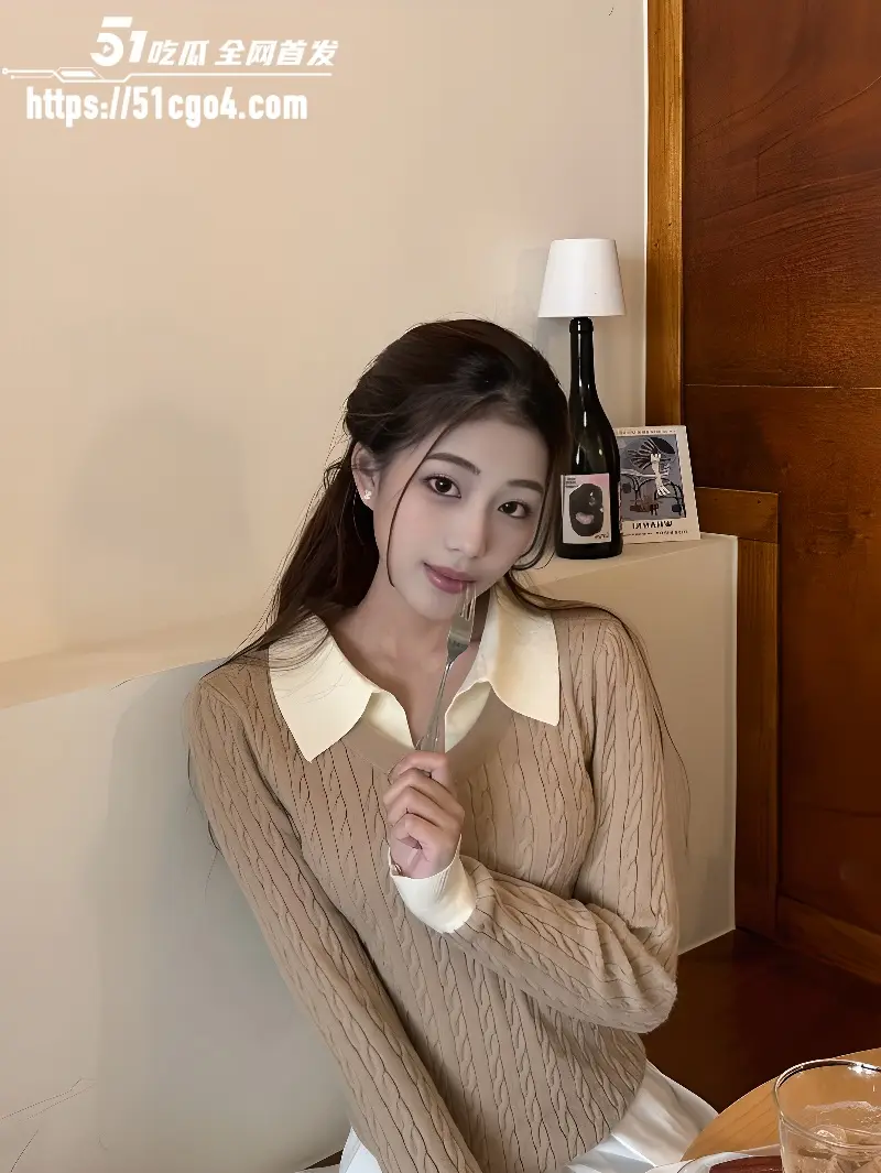 高颜值代言博主 晨晨 自拍大奶狂晃诱惑 身穿白色蕾丝被男友狠操释放欲望! 图3