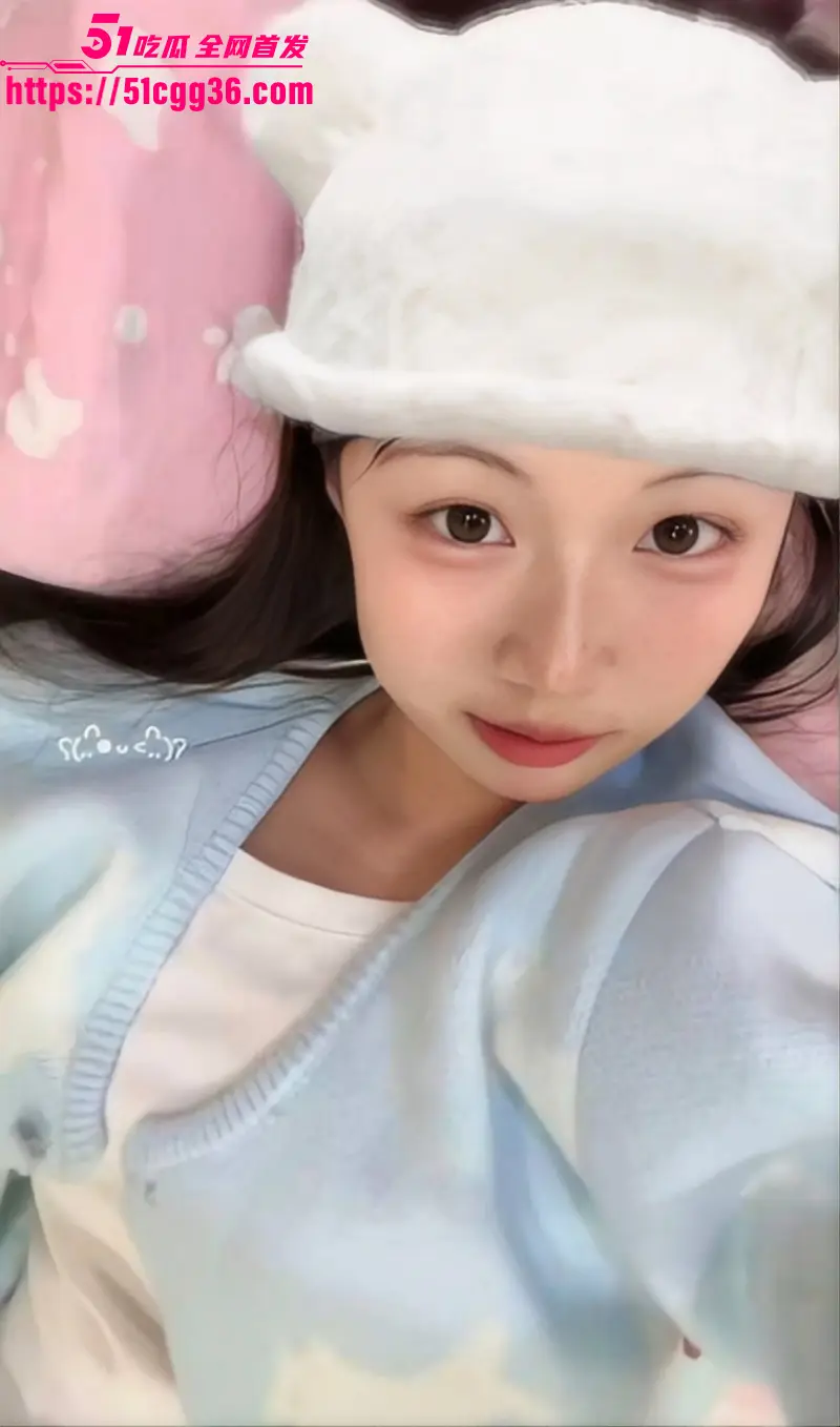 上海清纯学生妹 章楠鑫 天生淫骚性欲极强 主动送逼上门求操 紧致白虎穴堪称榨精神器! 图3