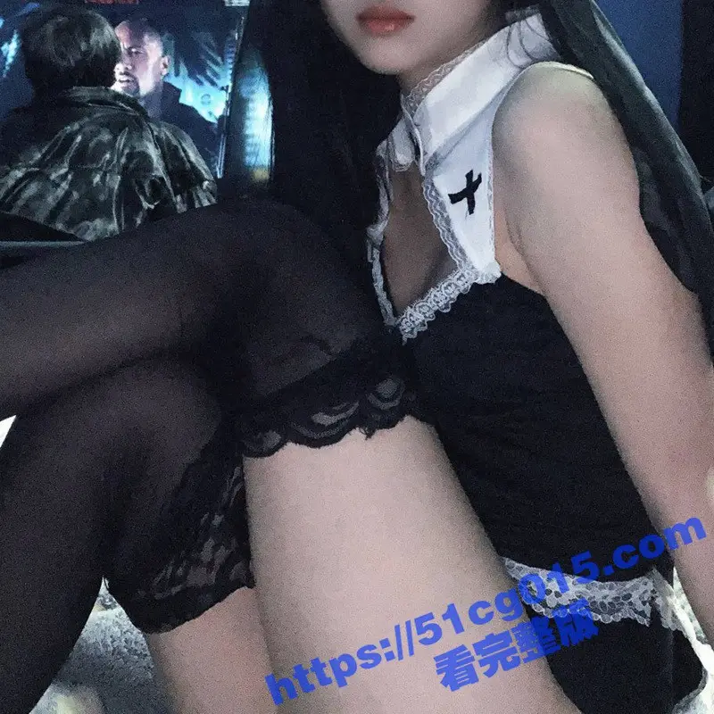超萌可爱嫩妹糖糖儿糖儿小迷迷被无套爆操内射 可爱马尾渔网袜全裸自慰超反差 看着就想操！ 图5