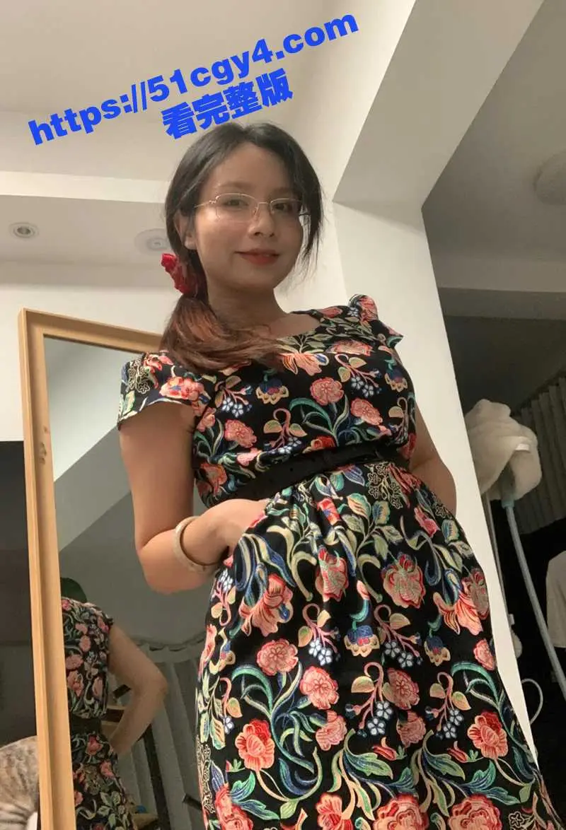 叔嫂厨房上演乱伦大戏 大屌男强插巨乳嫂子 饥渴少妇主动骑乘 淫水小穴终被操服！ 图4