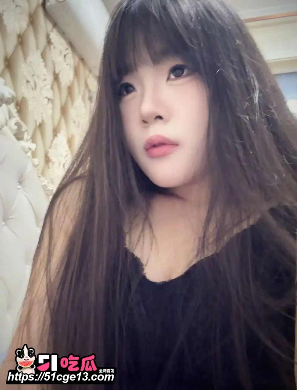 湖南衡阳精神小妹 郑时涵 性爱视频 穿紫色情趣被后入猛操 骚穴湿透屁股被扇红 图2